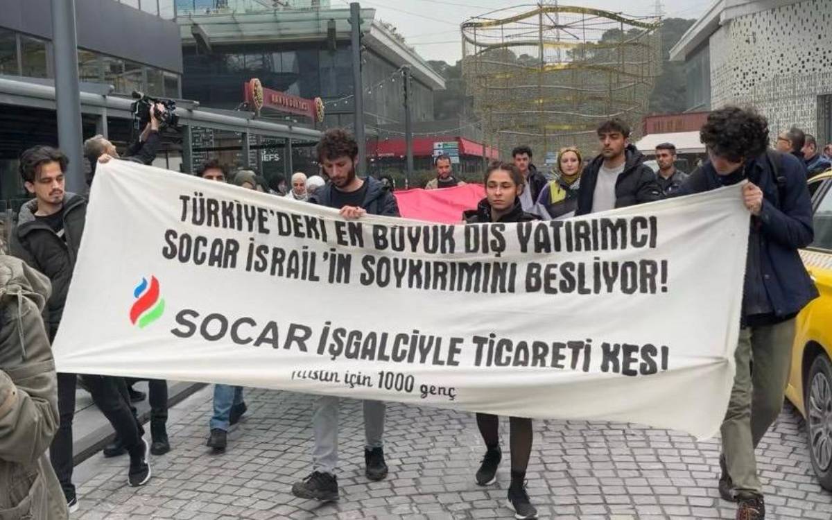 Protest in front of SOCAR: 'Shut off the valves, do not be complicit in genocide'