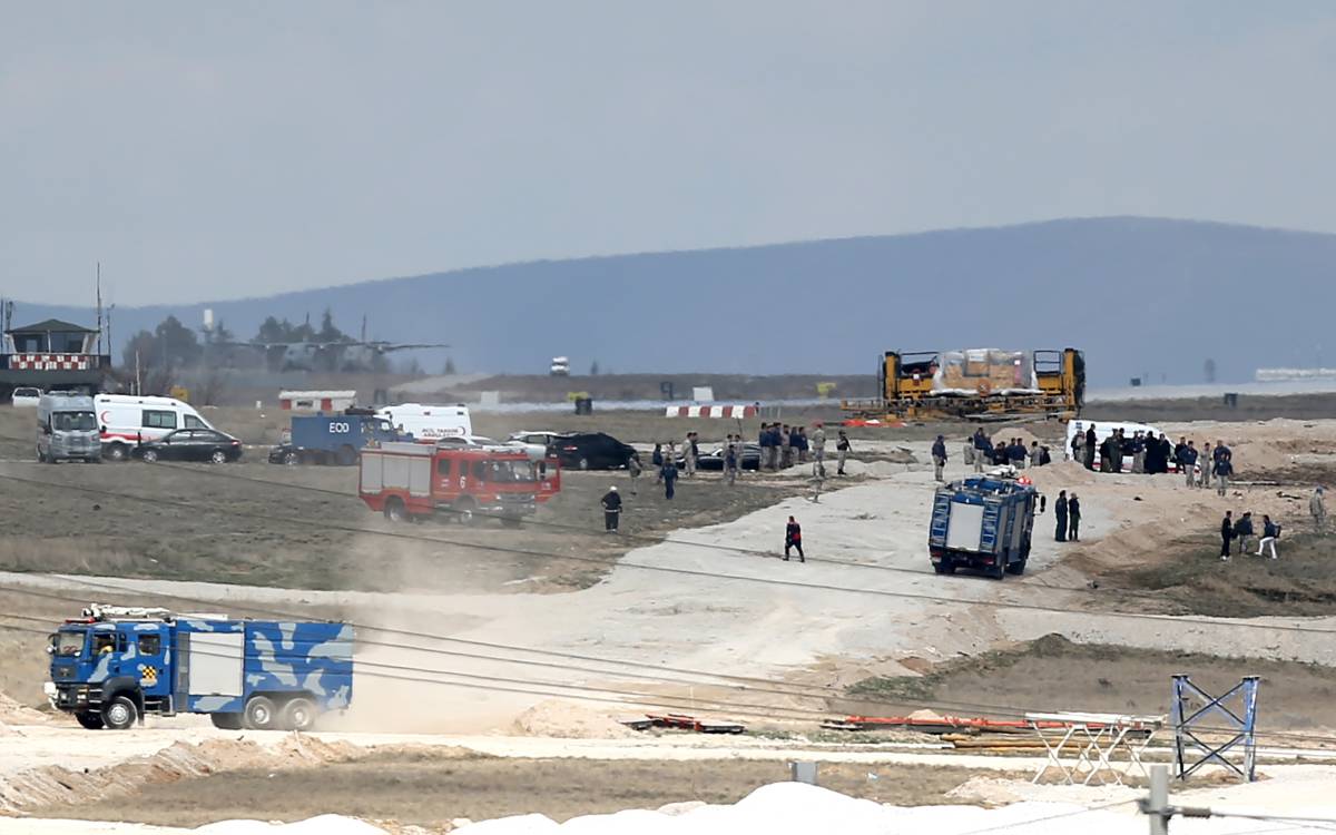 Konya'da askeri eğitim uçağı düştü: Bir asker öldü