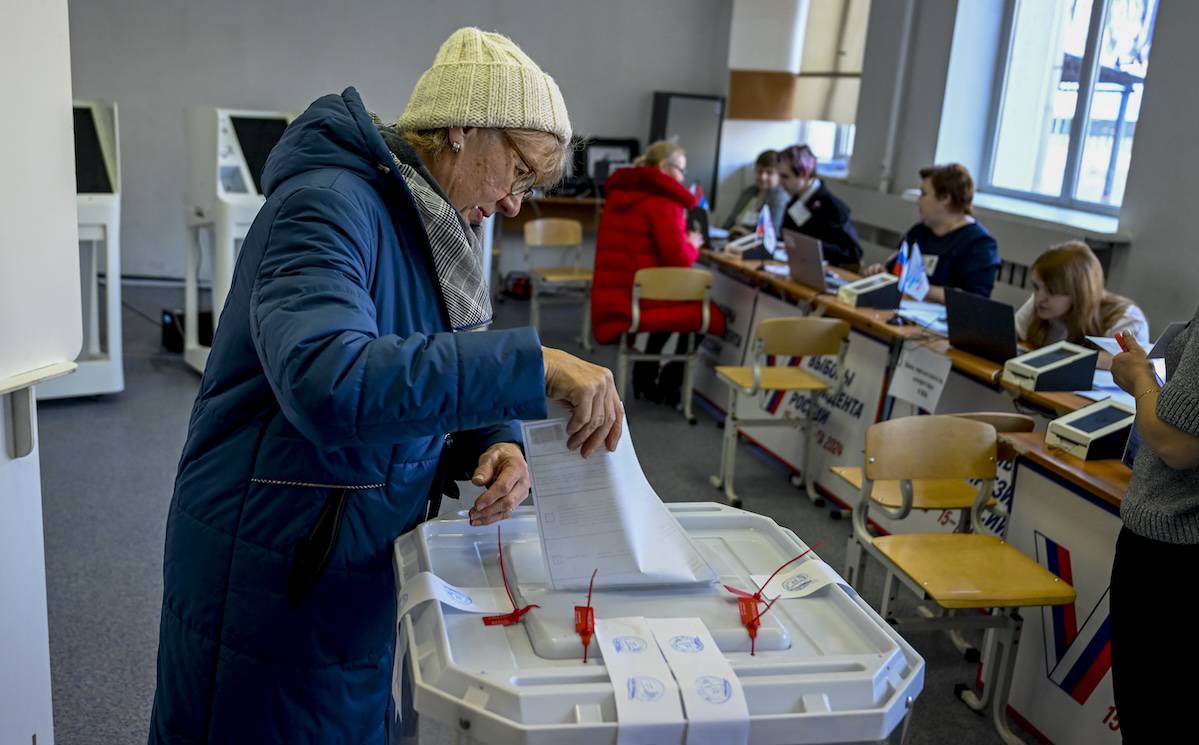 Putin'in 6. kez aday olduğu Rusya Devlet Başkanlığı seçimleri başladı