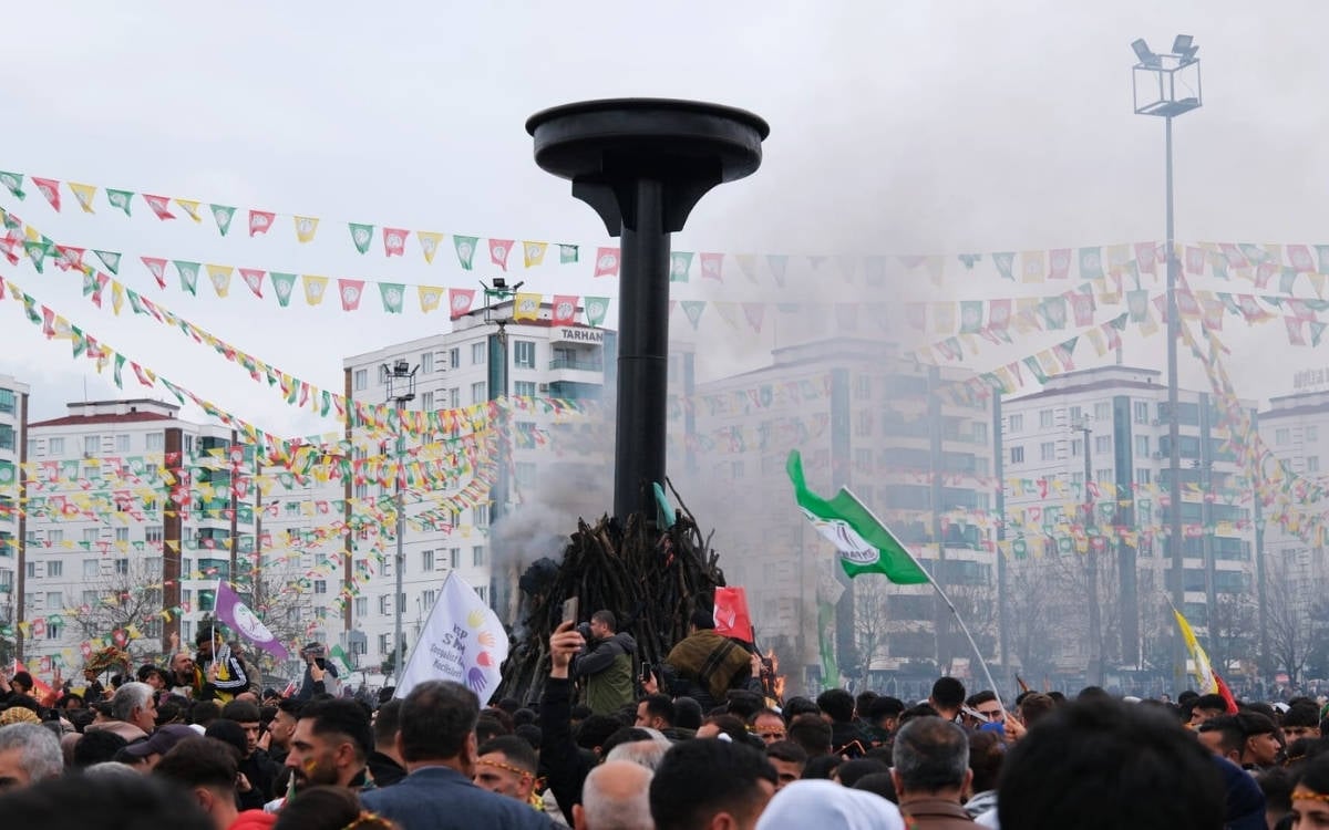 Newroza Amedê dest pê kir