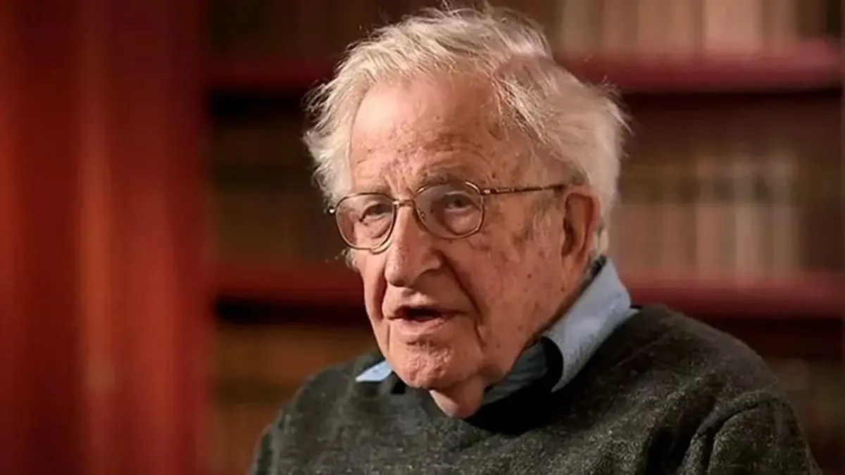 Noam Chomsky'nin ölmediği, hastaneden taburcu olduğu açıklandı