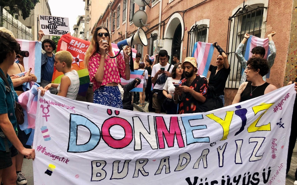 Tutuklanan LGBTİ+ aktivisti İris Mozalar için çağrı