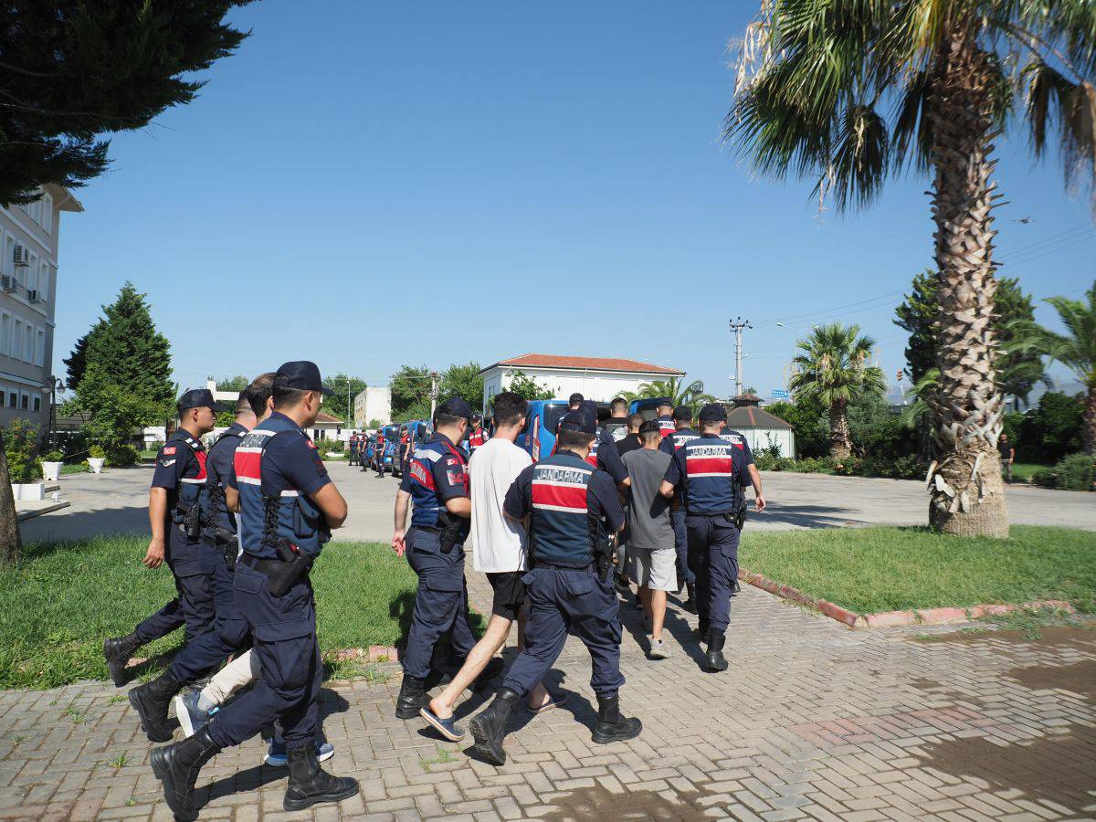 Nearly 400 detained in drug raids across Turkey