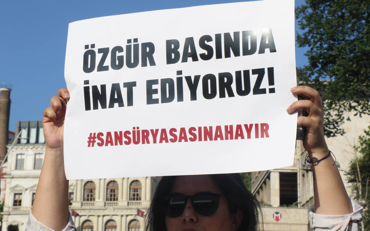 "Sansür memurları yok ama BİK, RTÜK, İletişim Başkanlığı var"