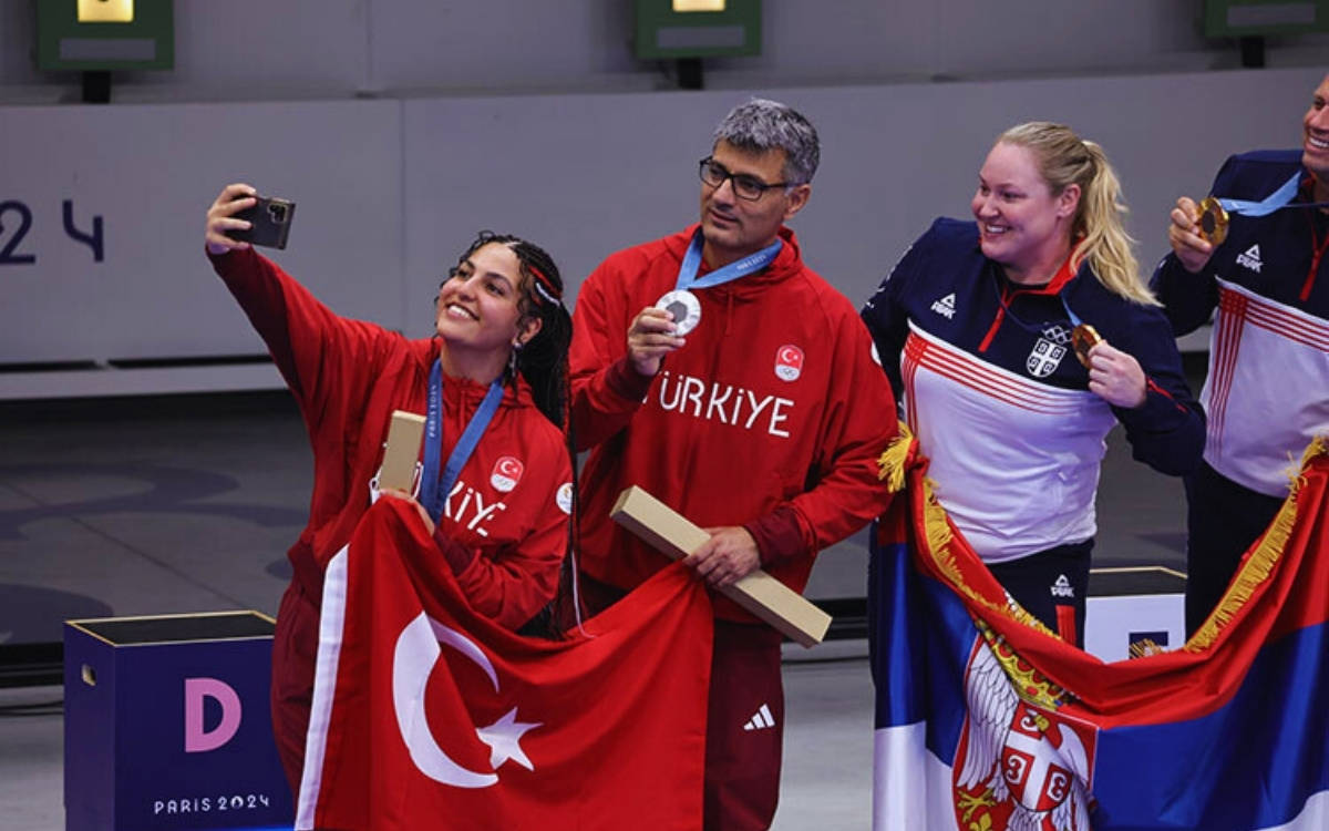 Şevval İlayda Tarhan ve Yusuf Dikeç, atıcılıkta gümüş madalya kazandı