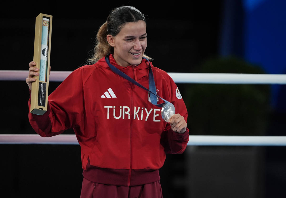 Boxer Hatice Akbaş secures silver medal in Olympic Games