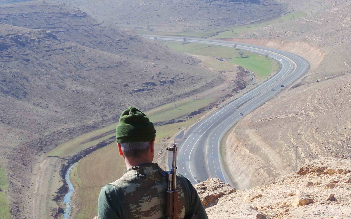 Hakkari’de korucular ‘hayvan otlatma’ tartışmasında iki kişiyi darp etti