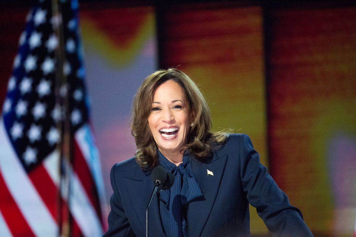 Kamala Harris bi awayê fermî bû namzet