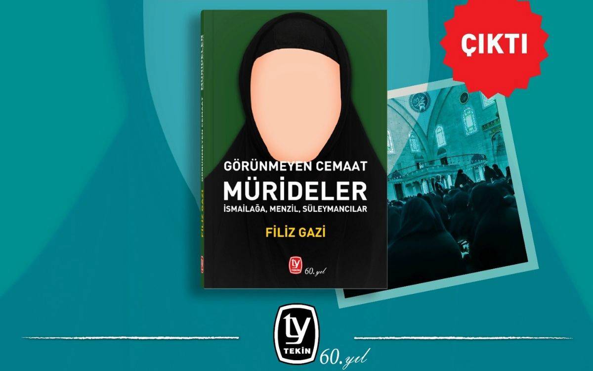 Görselde, Filiz Gazi'nin "Görünmeyen Cemaat: Mürideler" adlı kitabının kapağı yer alıyor. Kapağın ortasında yüzü görünmeyen bir kadının başörtülü figürü bulunmakta. Siyah giysiler içinde olan figür, kitabın başlığı olan "Görünmeyen Cemaat, Mürideler: İsmailağa, Menzil, Süleymancılar" ile örtüşen bir görsel sunuyor. Sağ üst köşede kırmızı bir yıldız içinde "Çıktı" ifadesi yer almakta. Arka planda cami içinden çekilmiş bir fotoğraf karesi de kitabın ana temasına uygun şekilde kullanılmış.