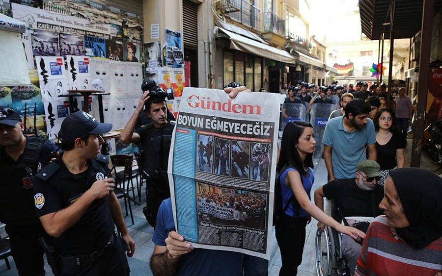 Özgür Gündem davasında gazetenin dört yazar ve yöneticisine hapis talebi