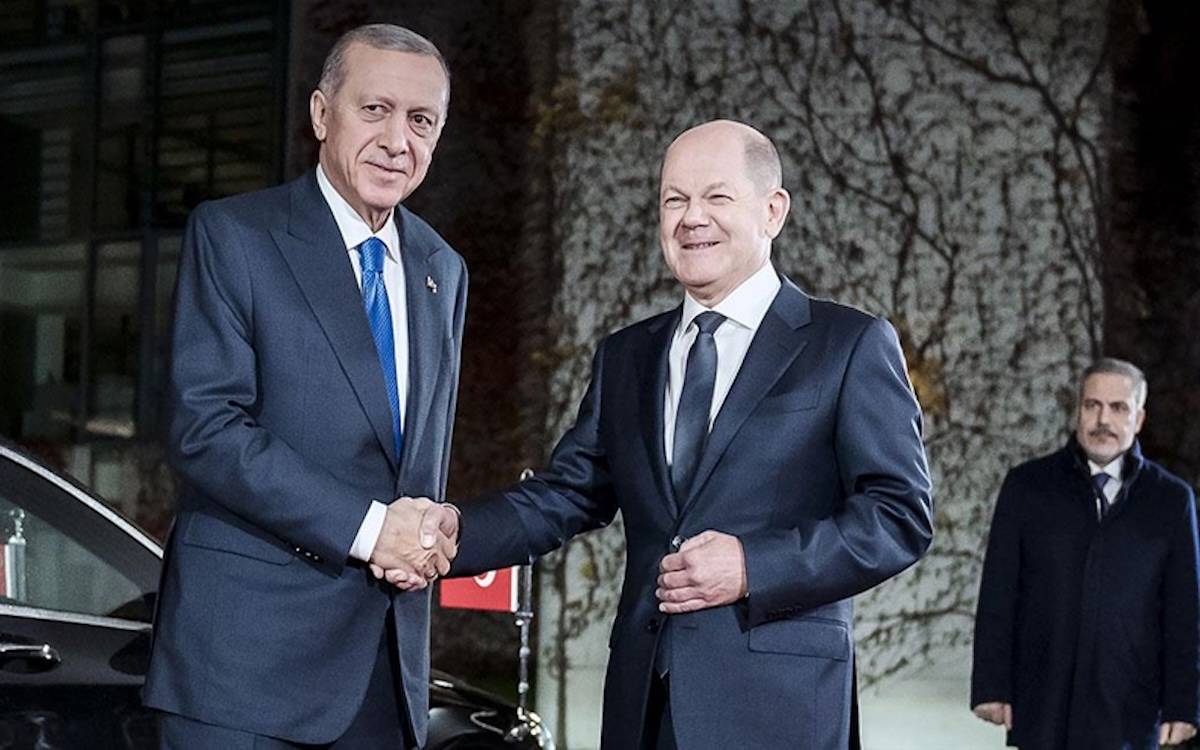 Scholz ve Erdoğan iltica talepleri reddedilen Türkiyeli mültecilerin iadesinin ayrıntılarını görüşecek