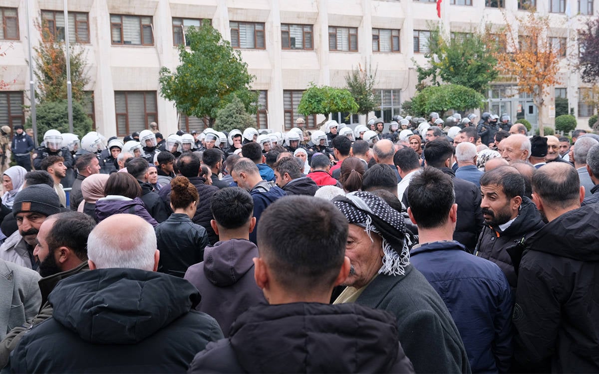 Li ber Şaredariya Êlihê çalakî didome: "Em ê rê nedin qeyûman"