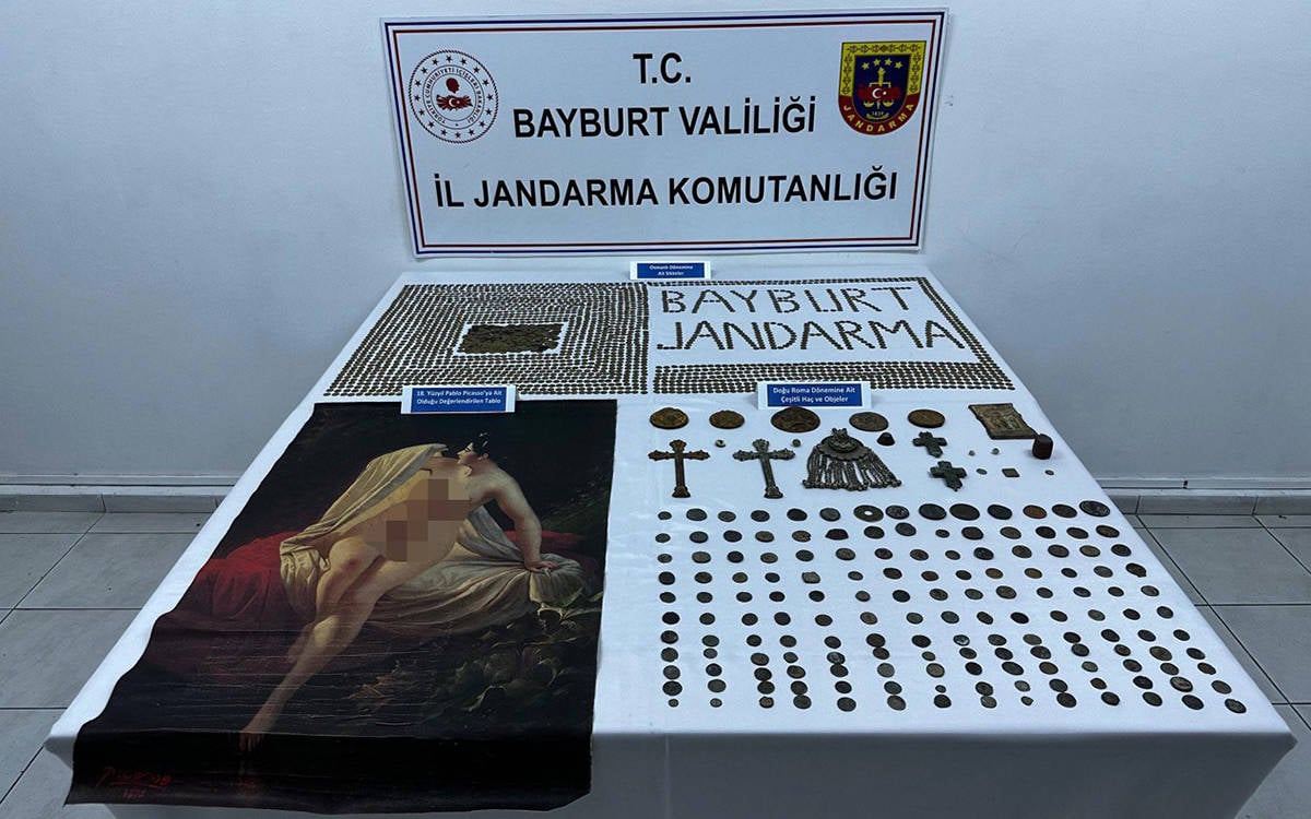 Nude painting mistaken for Picasso seized in art trafficking raid in Turkey, censored