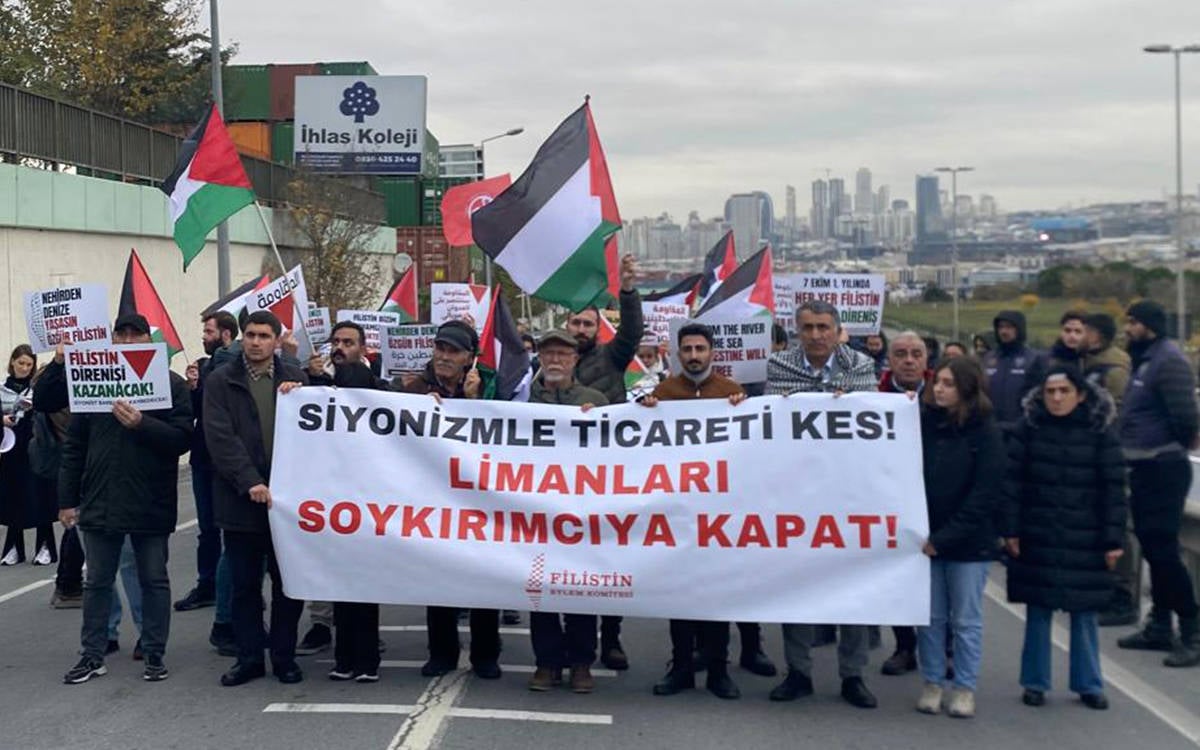 Ambarlı Limanı'nda İsrail protestosu: “Gemilerin geçişini engelleyin”