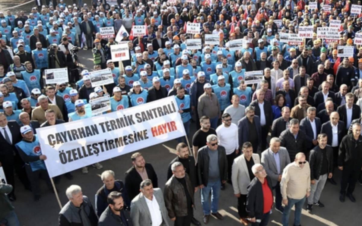 Ankara, Çayırhan'da 500 madenci kendilerini ocağa kapatarak direnişe geçti