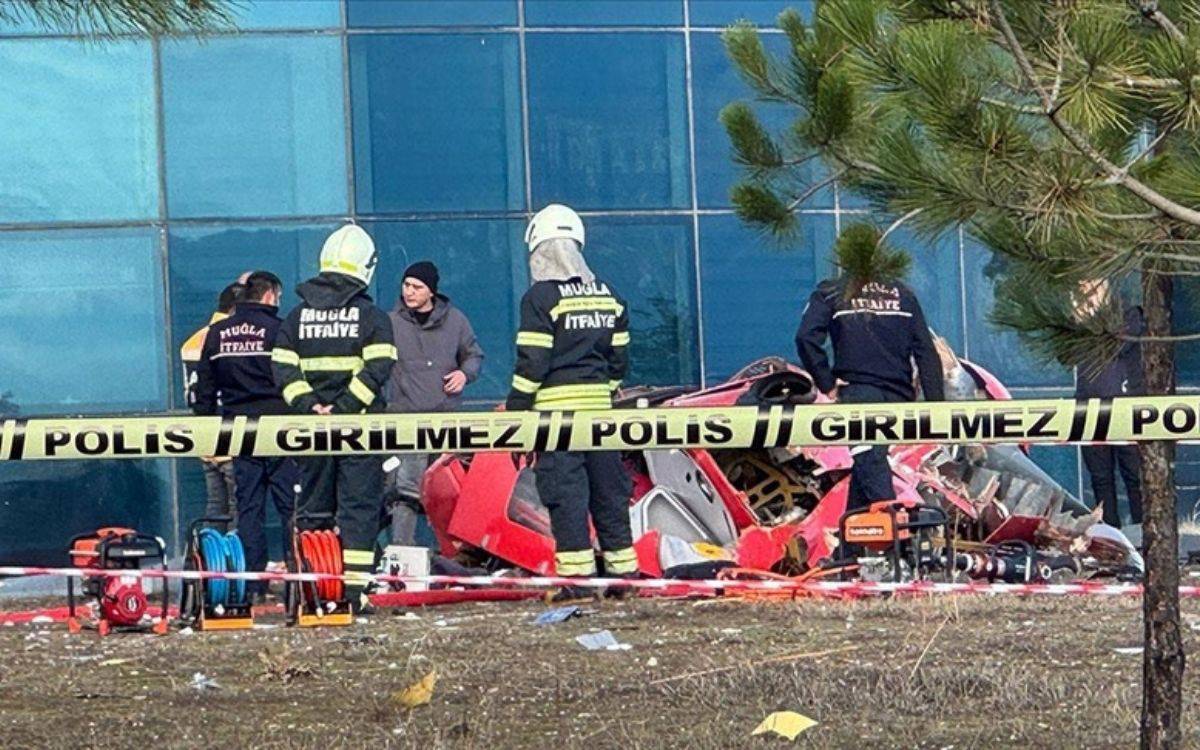 Ambulans helikopter hastaneye çarptı: 4 kişi yaşamını yitirdi