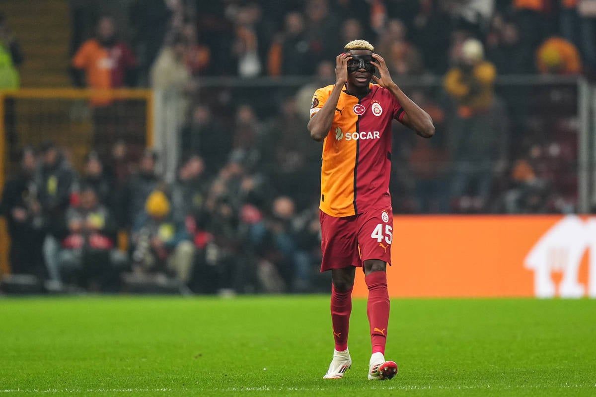 Galatasaray's Osimhen assaults journalists at İstanbul nightclub