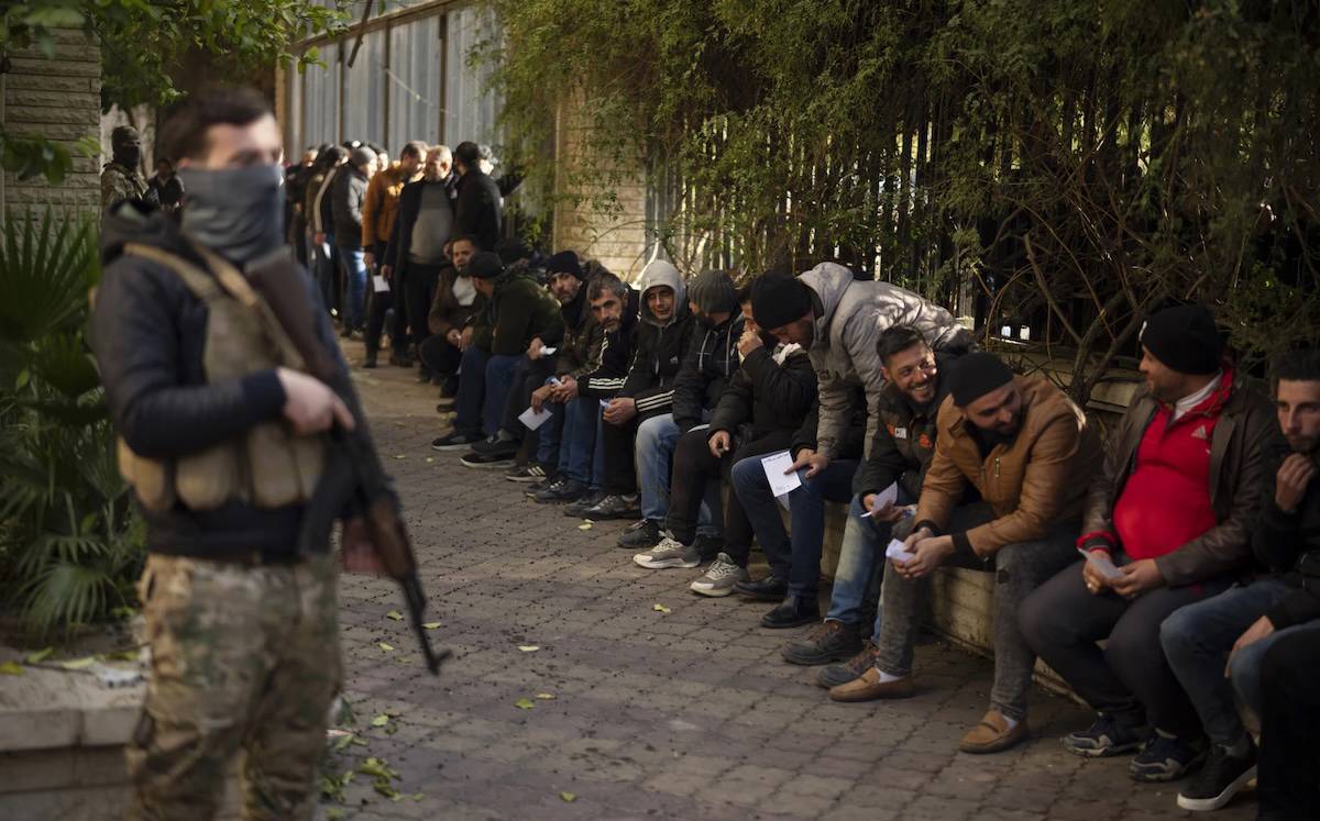 "Humus'un Alevi köyü Fahel'de 58 kişi rejim yanlısı milislerce öldürüldü"