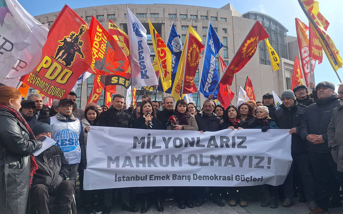 Detentions targeting pro-Kurdish group protested at İstanbul Courthouse