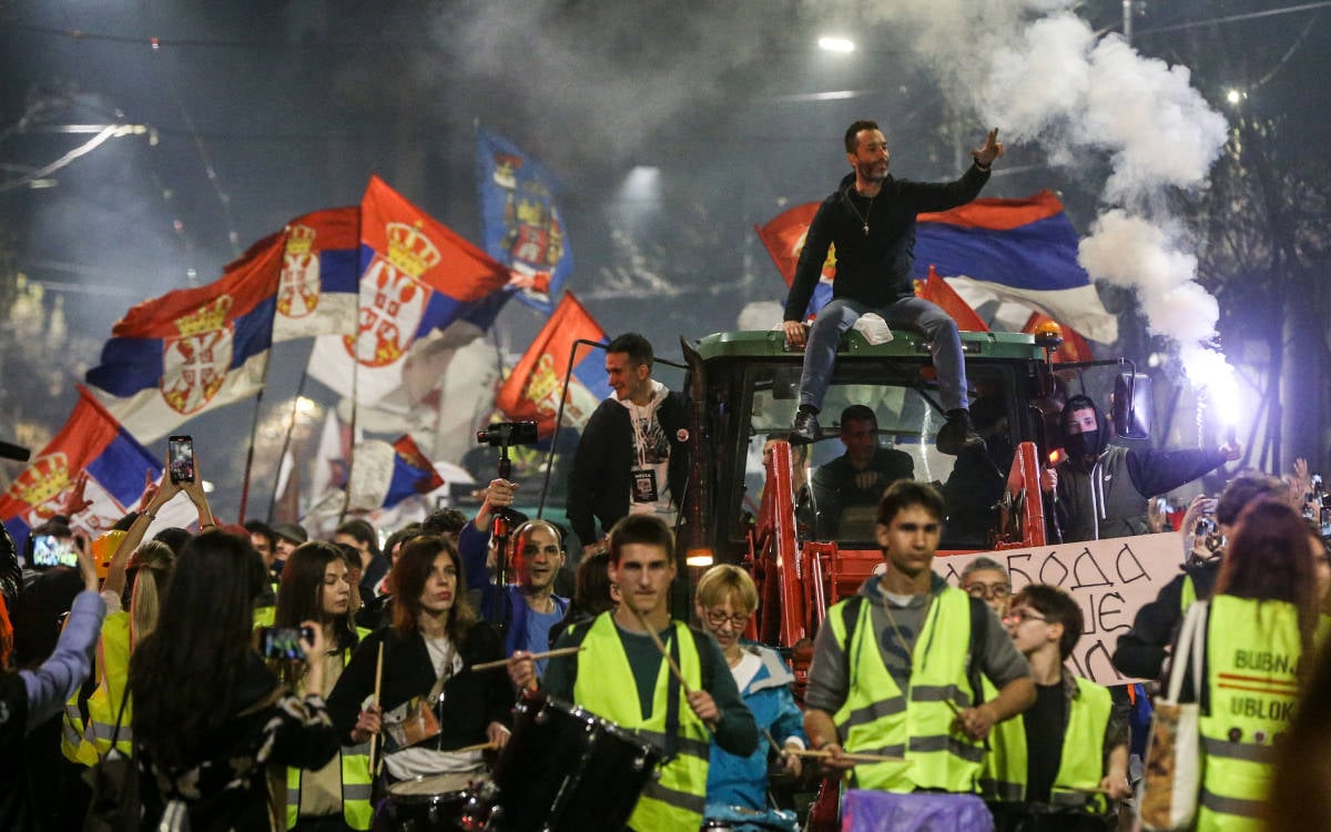 Sırbistan: Hükümet karşıtı gösterilere 100 binden fazla kişi katıldı