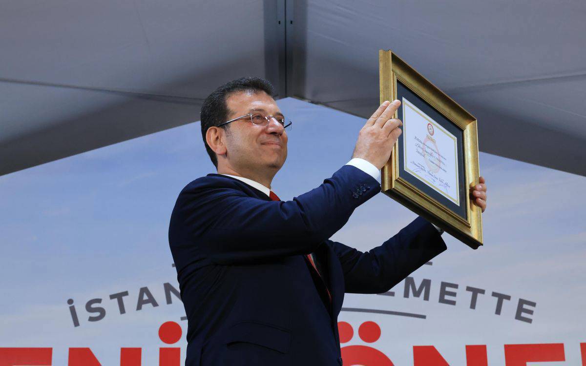 İstanbul mayor's university diploma revoked, blocking potential presidential bid