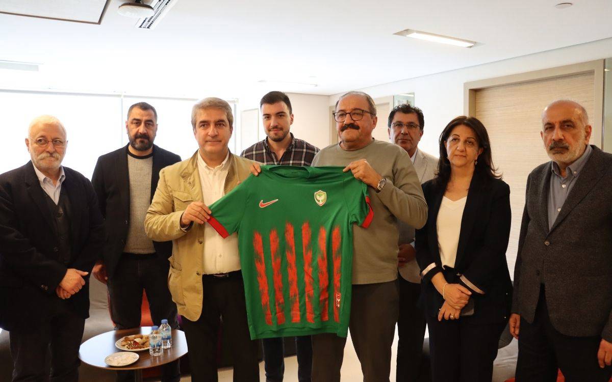 Sırrı Süreyya Önder’in tedavisi sürüyor: Diren Sırrı abi