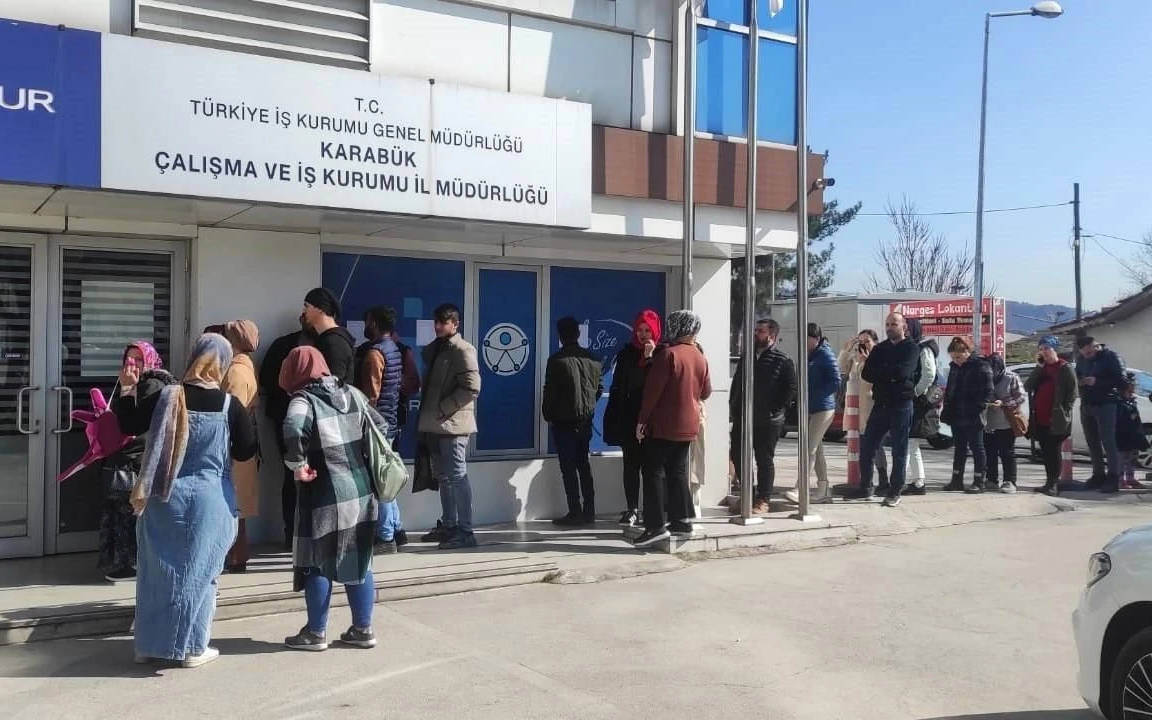 DİSK-AR'a göre geniş tanımlı işsiz sayısı 11 milyon 730 bin