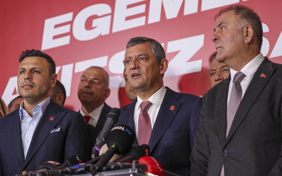 Özel, Saraçhane'de konuştu: İstanbul’un yönetilmesine engel olamazsınız
