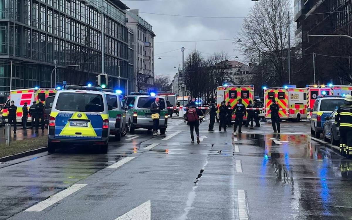 Almanya: Stuttgart'ta kalabalığa dalan araç bir kişiyi öldürdü, sekiz yaralı var