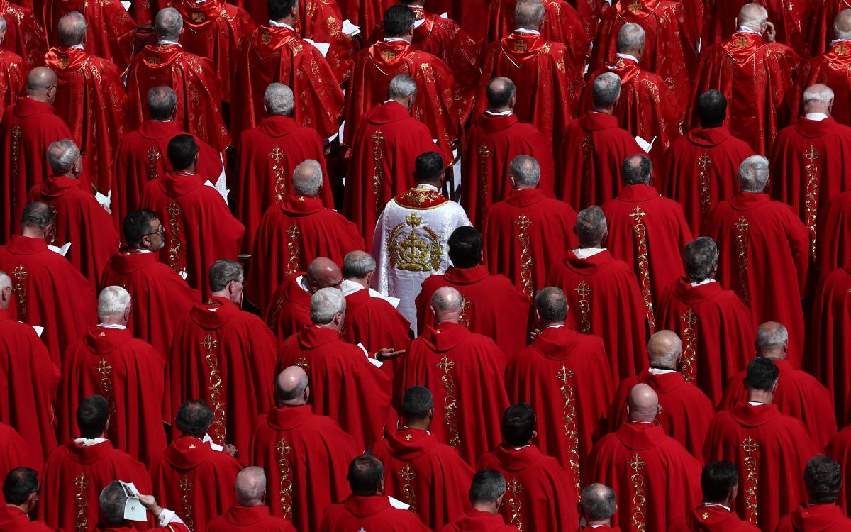 Papalık seçiminde ikinci gün oylamaları başladı
