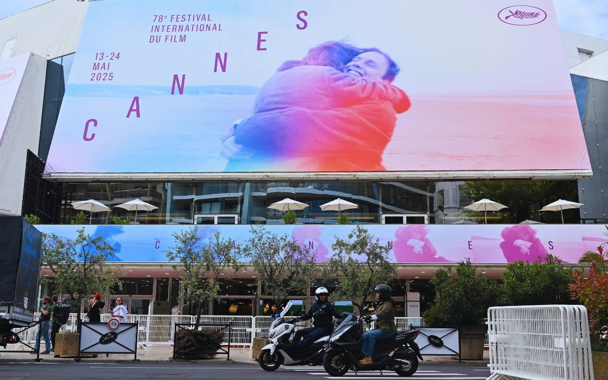 Cannes, kırmızı halıda 'çıplaklığı' ve aşırı hacimli kıyafetleri yasakladı