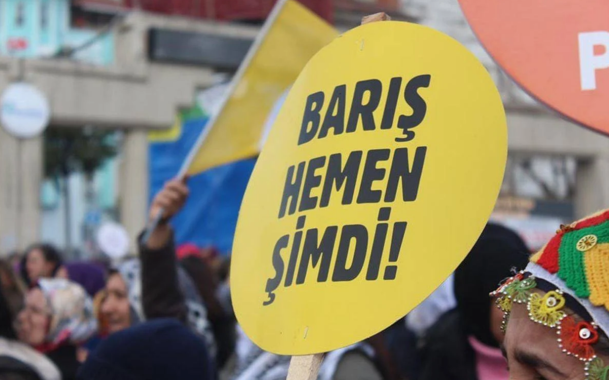 Barış Hemen Şimdi yazılı döviz