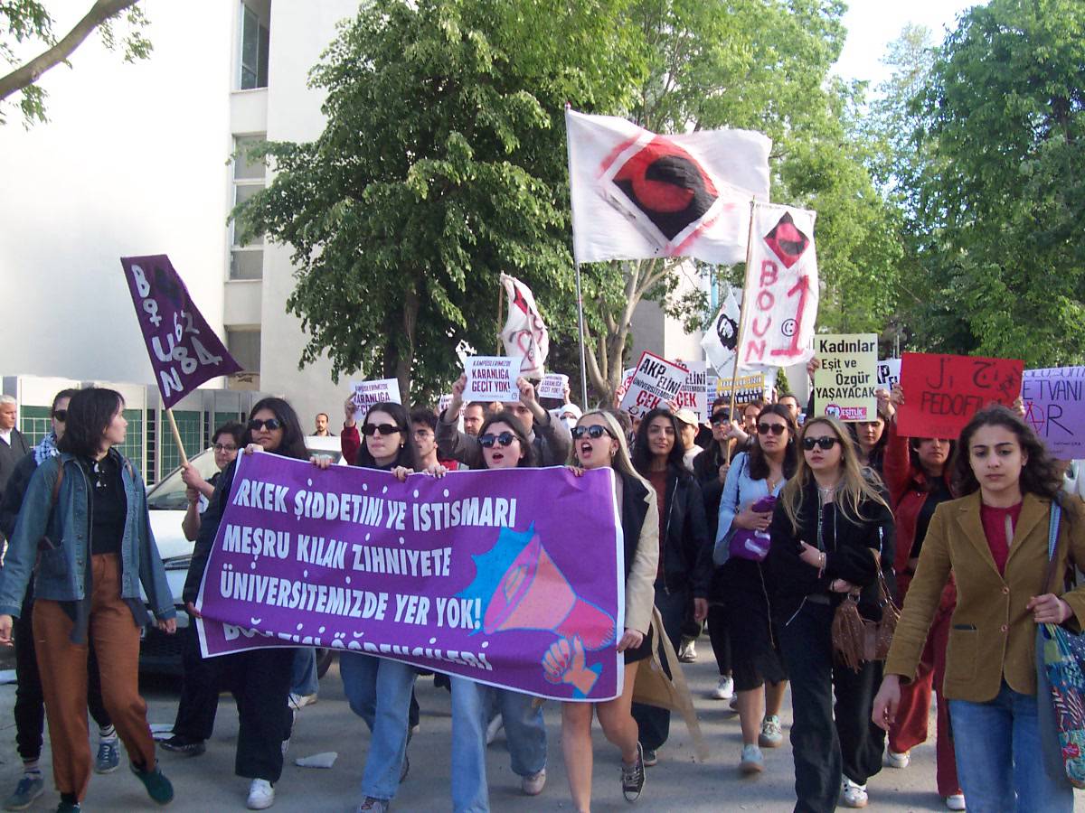 Police detain nearly 100 students protesting controversial cleric at Boğaziçi University