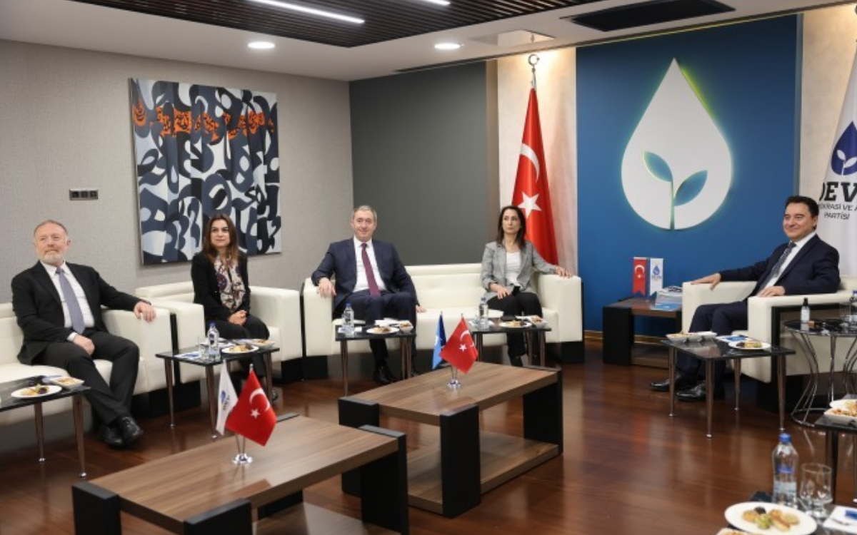 DEM Parti siyasi turuna başladı: İlk durak DEVA Partisi