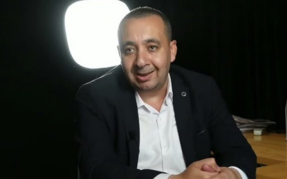 'Adres teyidi' denilerek gözaltına alınan Taha Elgazi ve eşi sınır dışı edildi