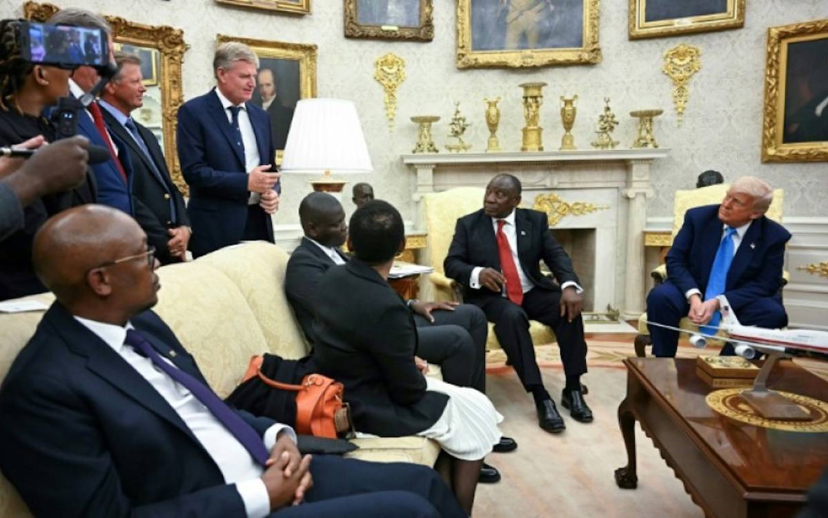 Trump'tan Güney Afrika Başkanına Oval Ofis’te pusu