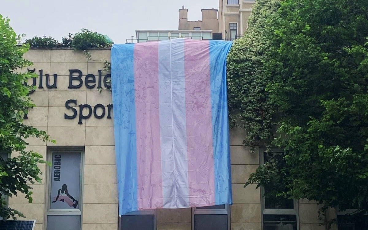 Translar: Sokaklara yeni çıkmadık, sadece artık eğilmeden yürüyoruz