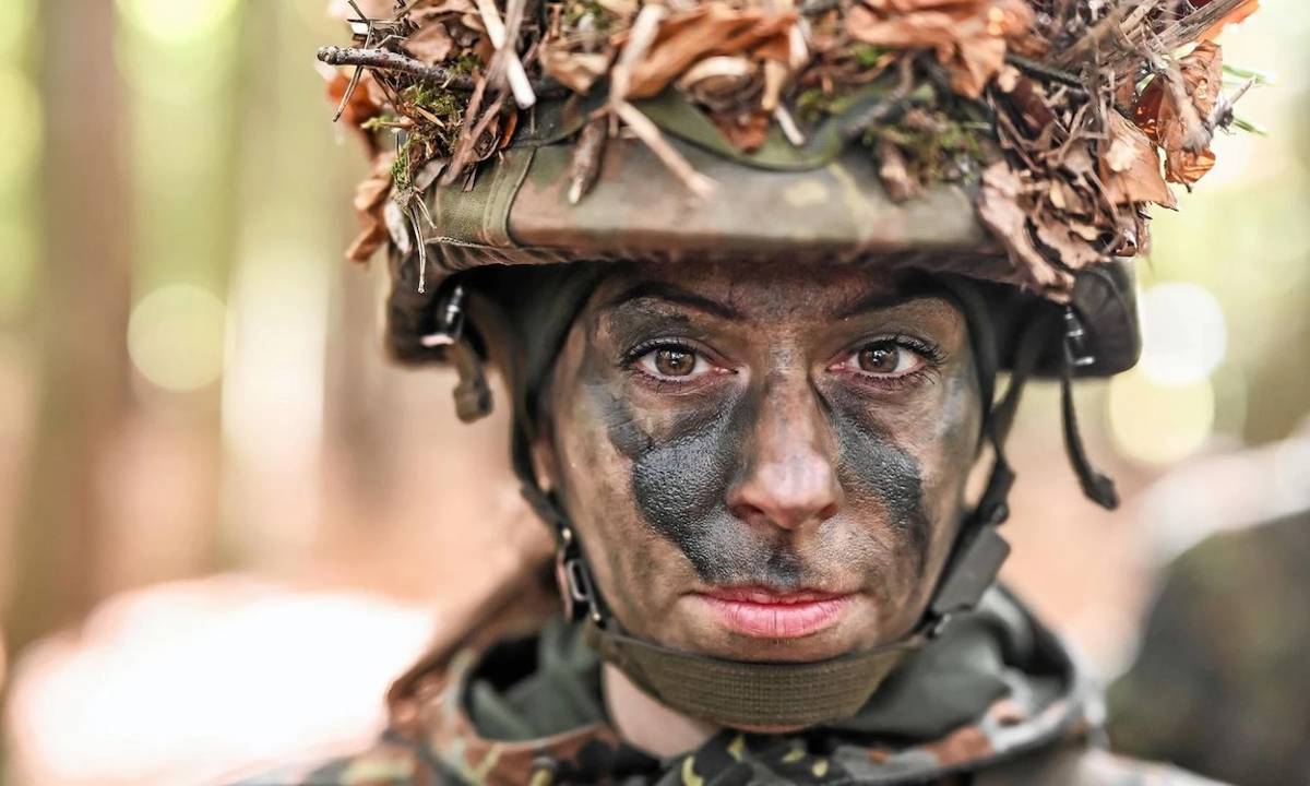 Zorunlu askerlik Almanya savunma gündeminde
