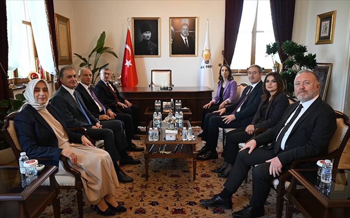 DEM Party and AKP discuss peace process and prison reform bill