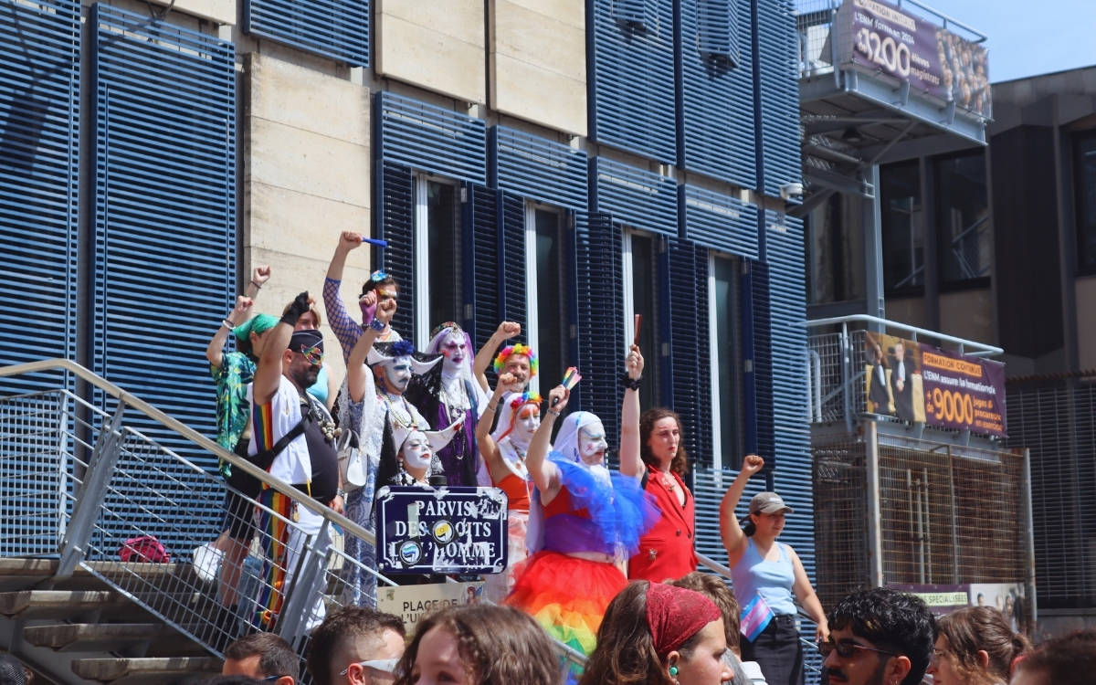 Bordeaux’da Onur Yürüyüşü: Yalnız değil, aksine çok kalabalığız