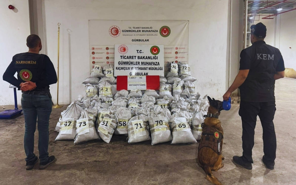 Gürbulak Sınır Kapısı'nda 1 ton 870 kilogram metamfetamin ele geçirildi