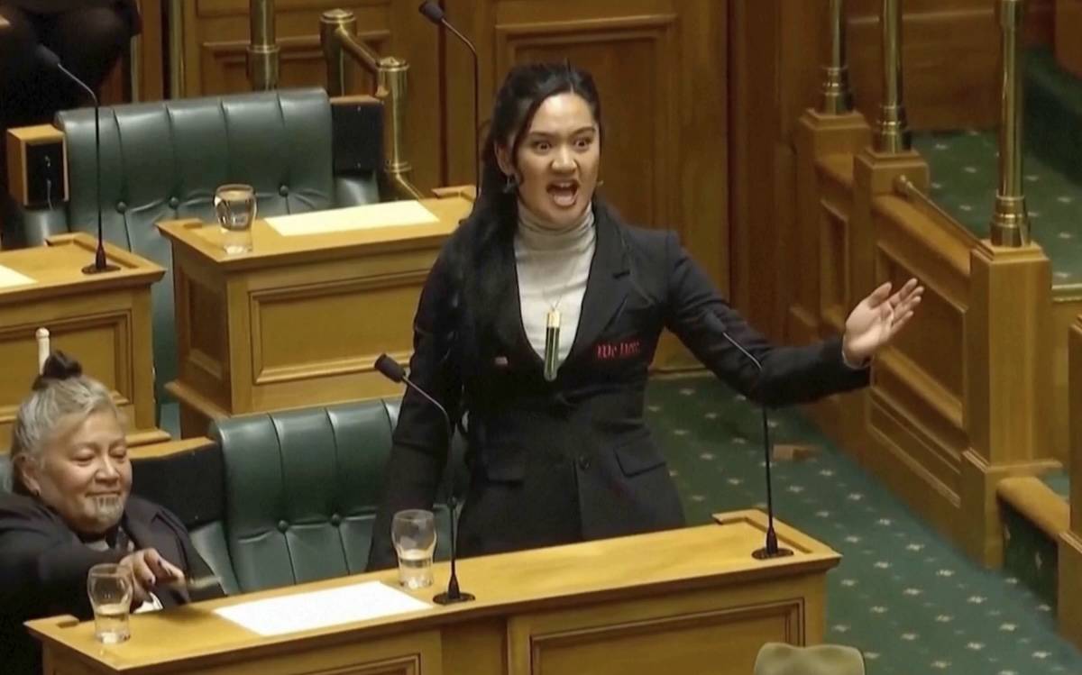 Yeni Zelanda: Parlamentoda haka gösterisi yapan Māori milletvekillerine ihraç cezası