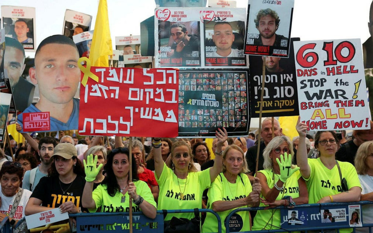 Tel Aviv'de kitlesel protesto: “Rehineleri anlaşmalar kurtarır, savaş öldürür”