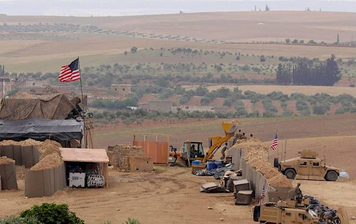 Kuzeydoğu Suriye: ABD dördüncü üssü de boşaltırken IŞİD boy gösteriyor