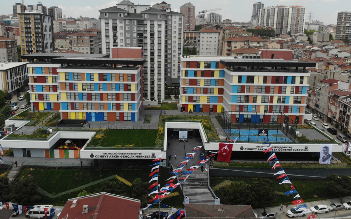 Meclis'ten geçti: Belediyeler artık öğrenci yurdu açamayacak