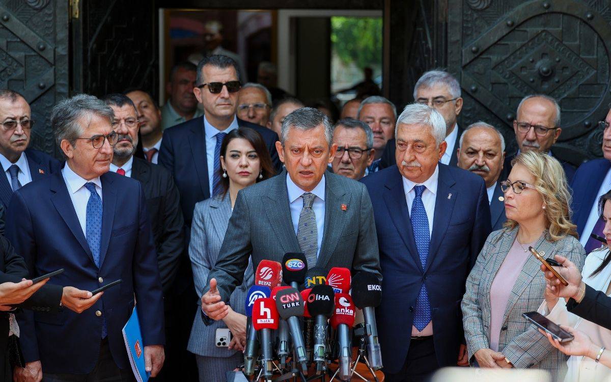 Özgür Özel: Enflasyon zammı yuttu, esnafın eli havada kalmasın