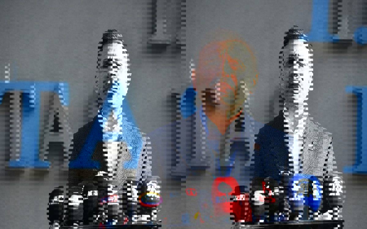 Çelik'ten İmamoğlu'na: Yükü tek başınıza taşımayacaksınız, buradayız