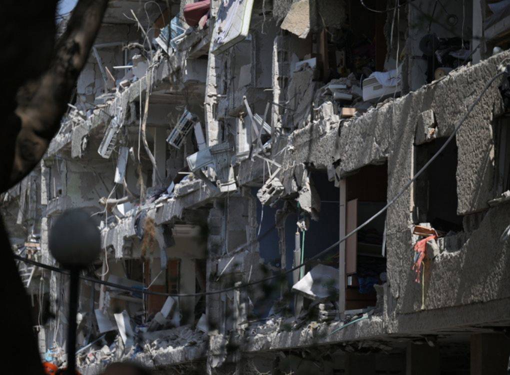 İran İsrail’e 35 füzeyle saldırdı: Tel Aviv ve Hayfa vuruldu