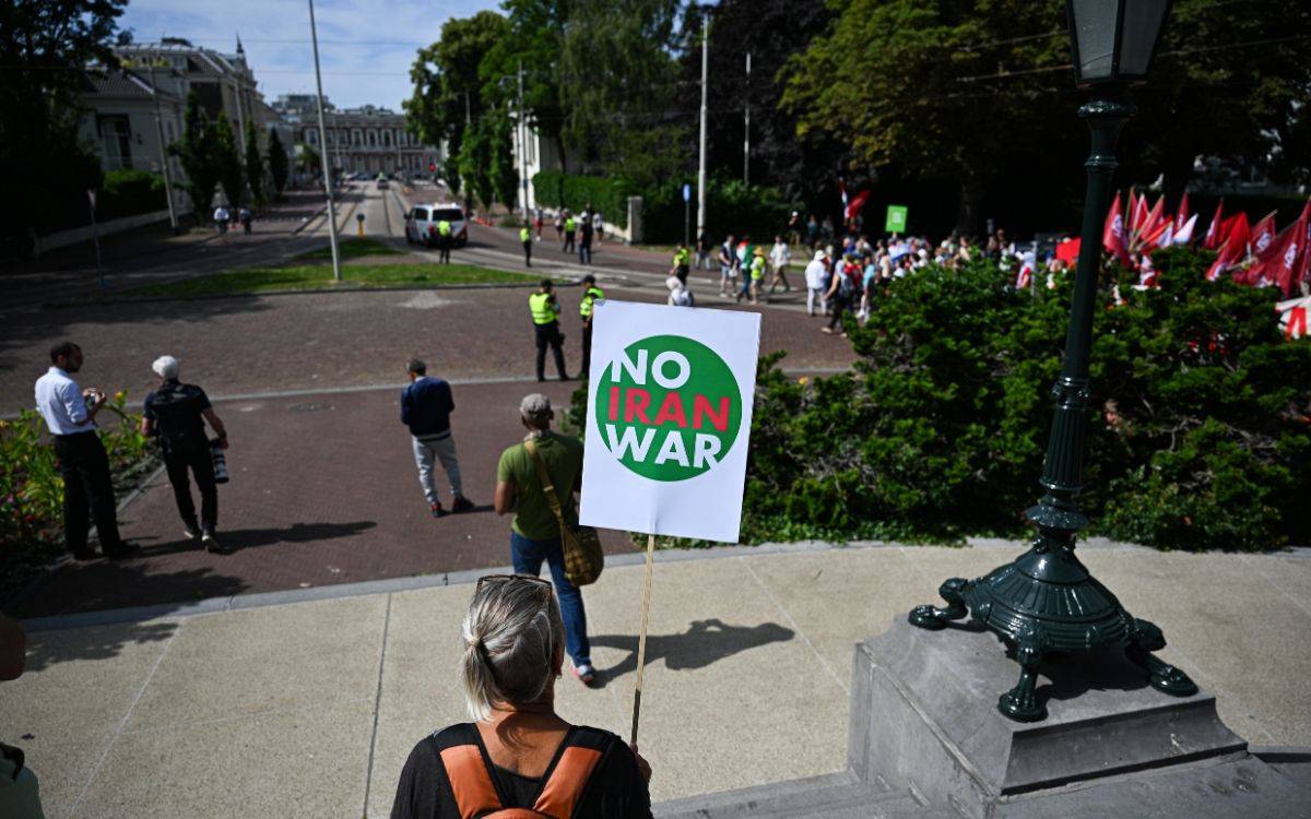 İsrail: Füze motoru üretim tesisini vurduk