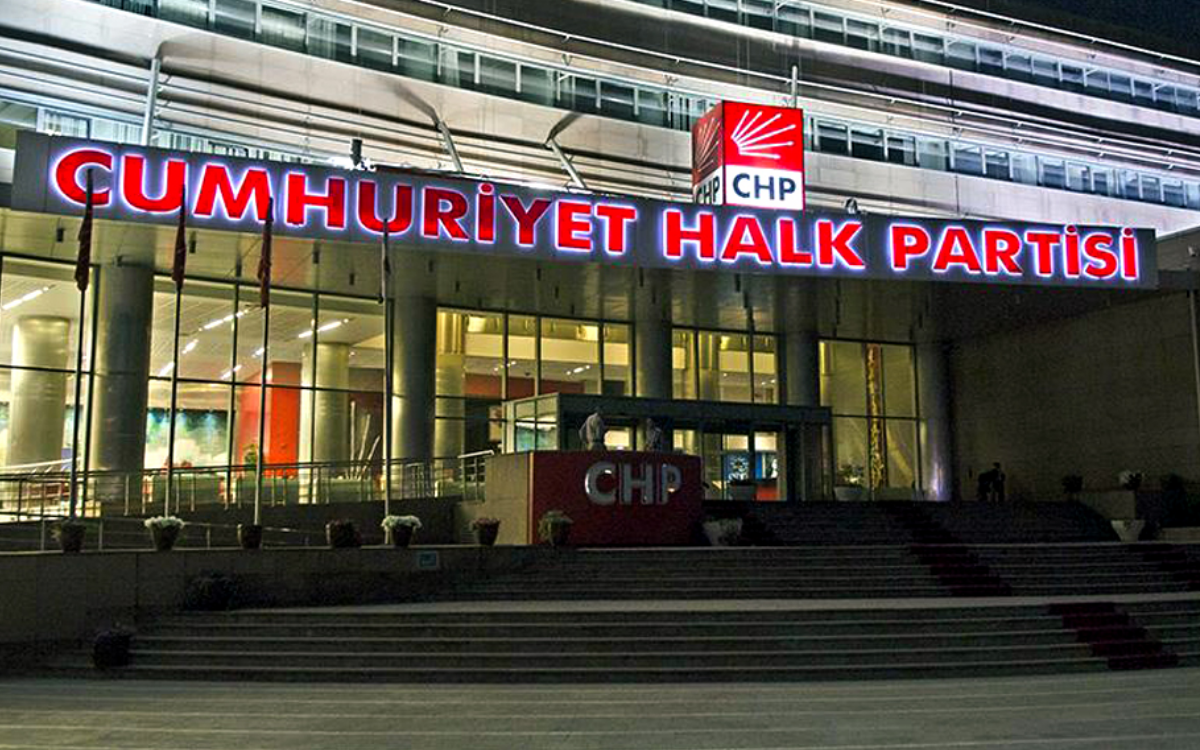 CHP'li üç genel başkandan ortak bildiri: Özel'in yanında dimdik durun